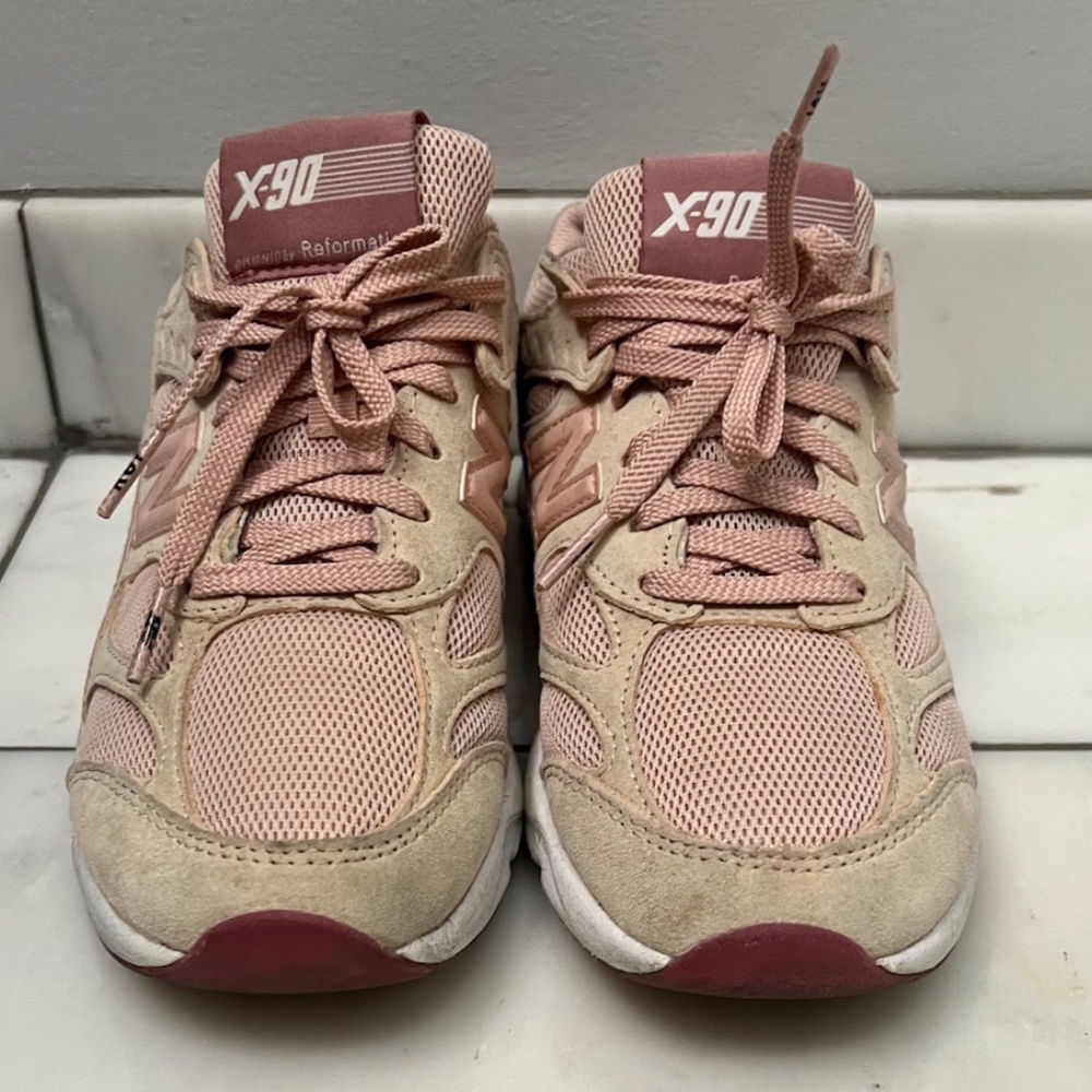 NEW BALANCE X REFORMATION X-90 WOMEN’S SNEAKERS, SIZE US 7/5. WHITE/PINK
